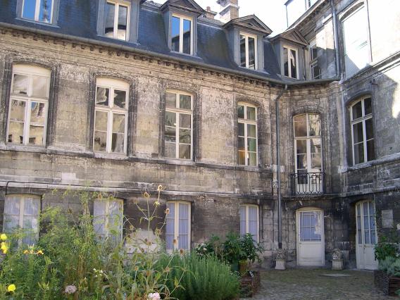  Hôtel Vauluisant.